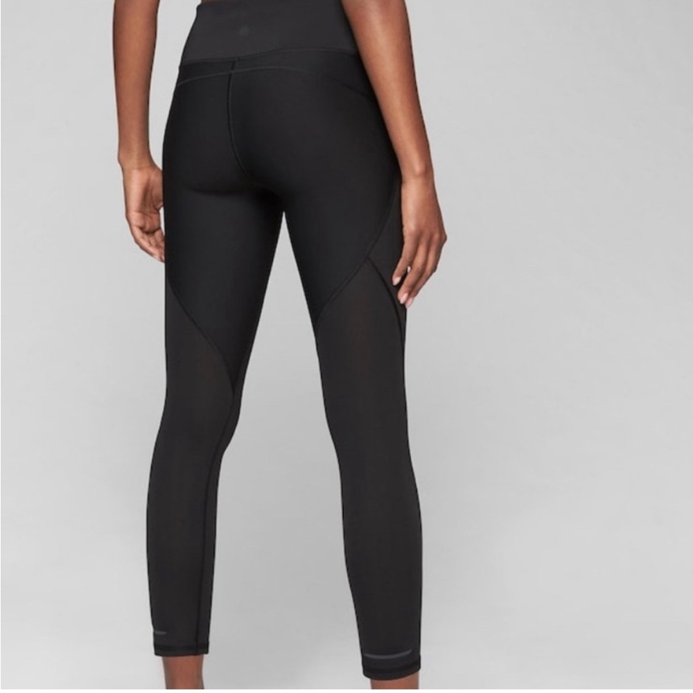 Athleta Stealth 7/8 Tight Leggings